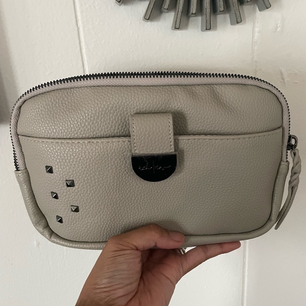 Brand new Rad Rev sling in I think Fog